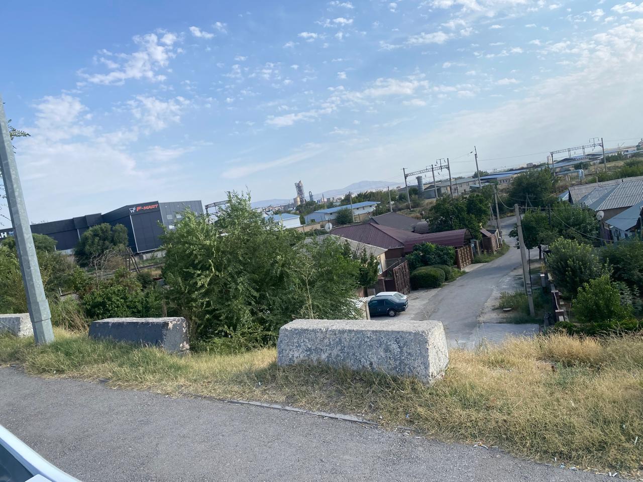 img-1